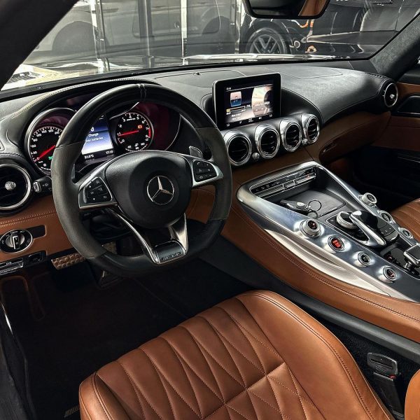 2015 Mercedes-Benz AMG GTS - Image 8