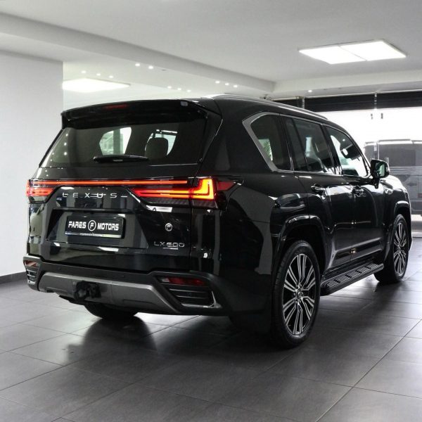 2023 Lexus LX600 Urban - Image 3