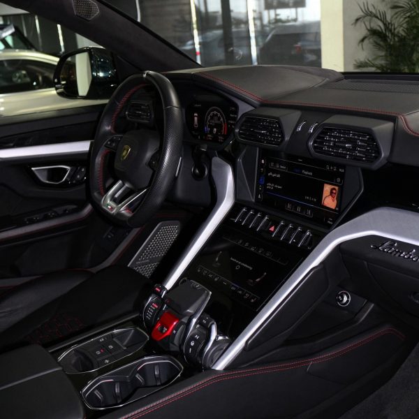 2019 Lamborghini Urus - Image 7