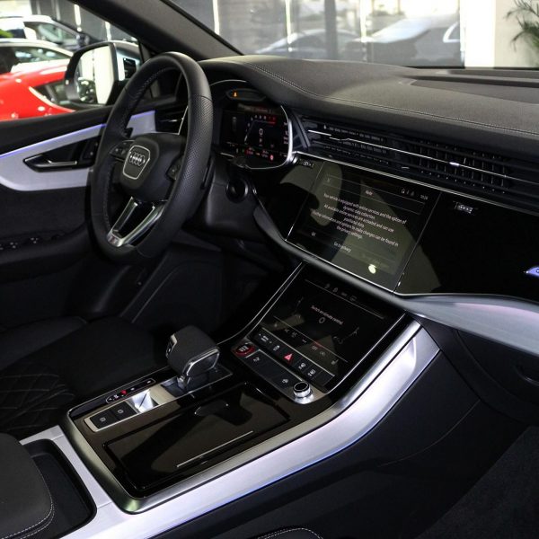 2023 Audi SQ8 - Image 7
