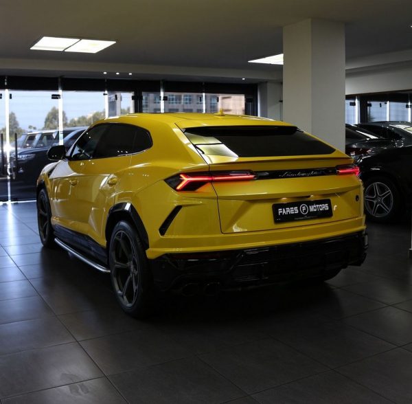 2022 Lamborghini Urus - Image 5