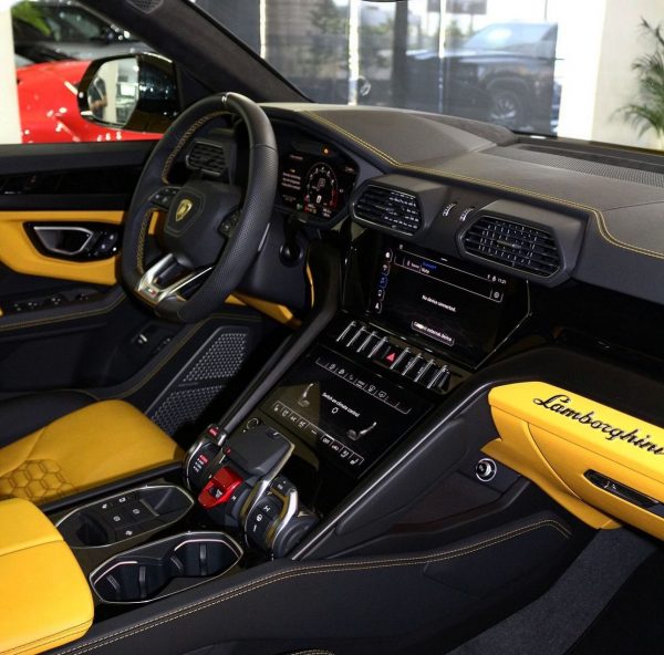 2022 Lamborghini Urus - Image 8