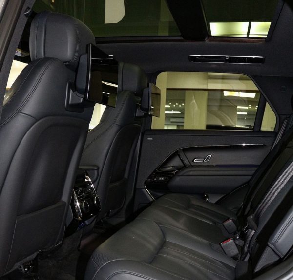 2023 Range Rover Sport P440 HSE - Image 9