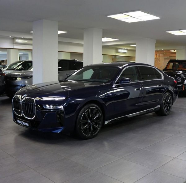 2024 BMW 7 Series 760i - Image 3