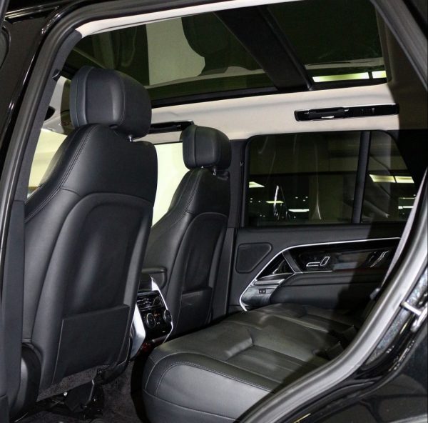 2022 Land Rover Range Rover P530 - Image 9