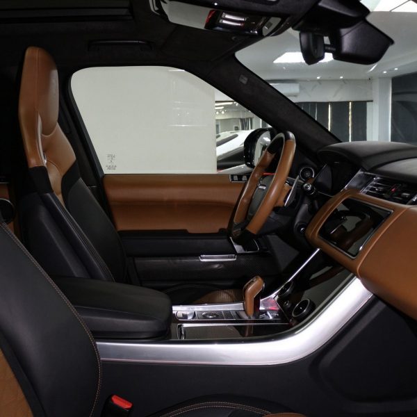 2020 Range Rover SVR - Image 9