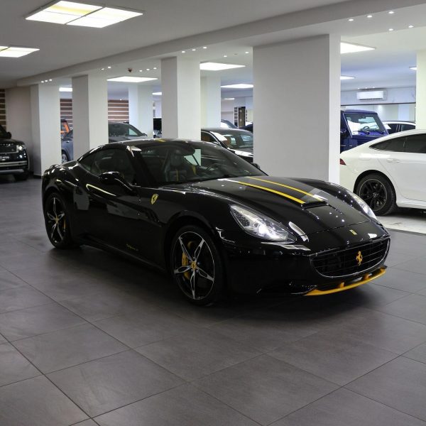 2013 Ferrari California - Image 2