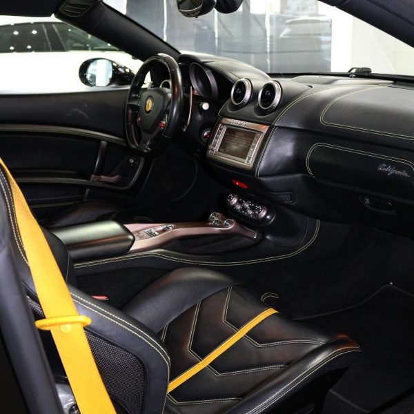 2013 Ferrari California - Image 9