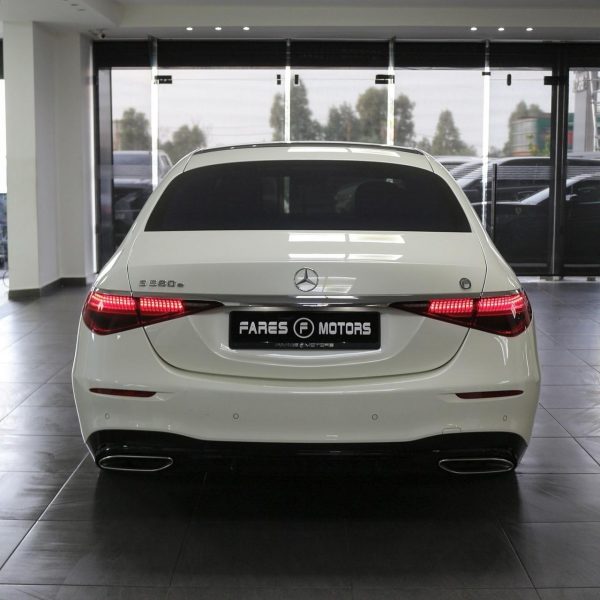 2022 Mercedes-Benz S580e - Image 4