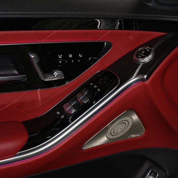 2022 Mercedes-Benz S580e - Image 5