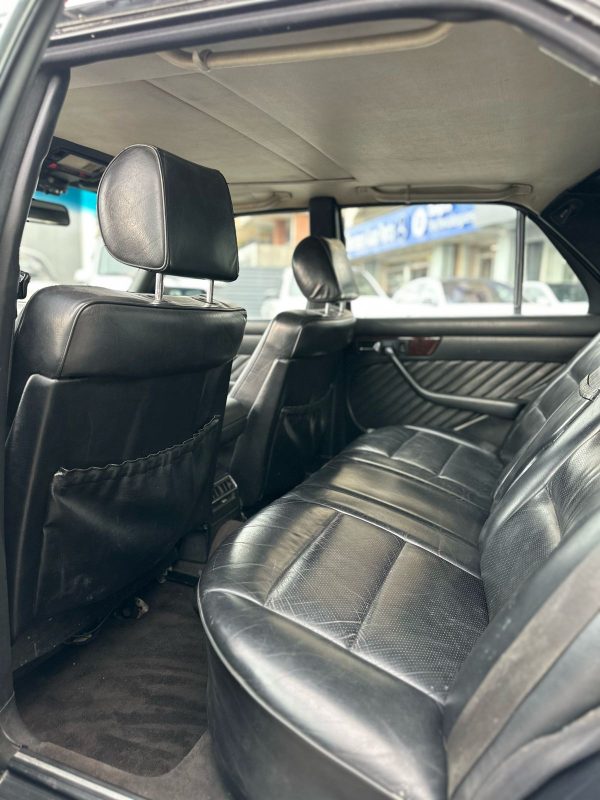 1989 Mercedes-Benz 560SE - Image 9