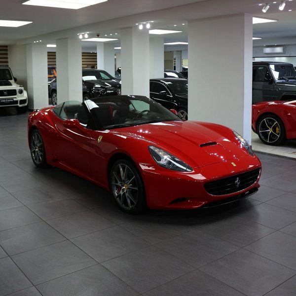 2012 Ferrari California - Image 2