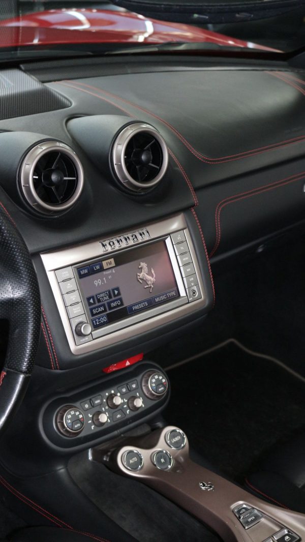 2012 Ferrari California - Image 13