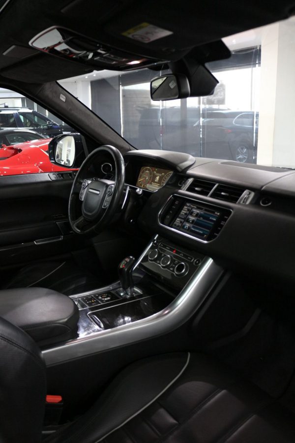 2015 Range Rover Sport SVR - Image 9