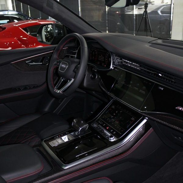 2022 Audi Q8 S Line - Image 9