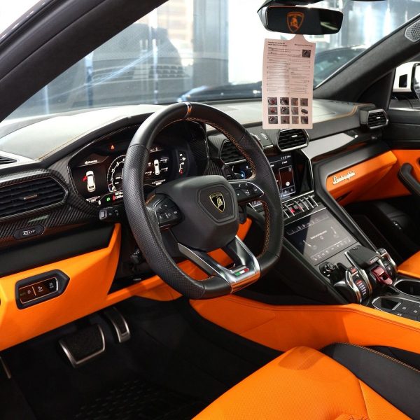 2022 Lamborghini Urus - Image 9