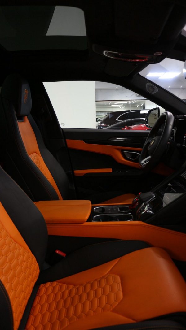 2022 Lamborghini Urus - Image 15