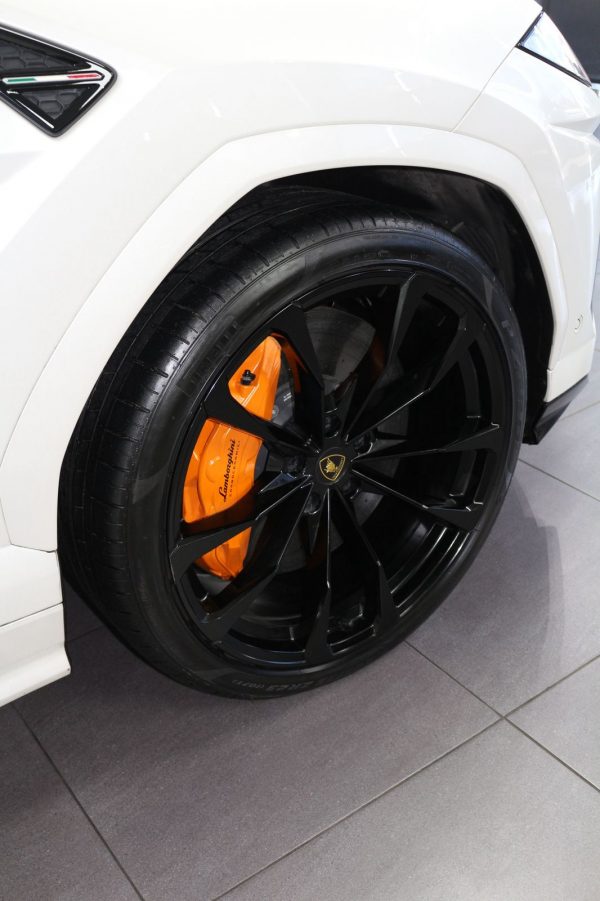 2022 Lamborghini Urus - Image 16