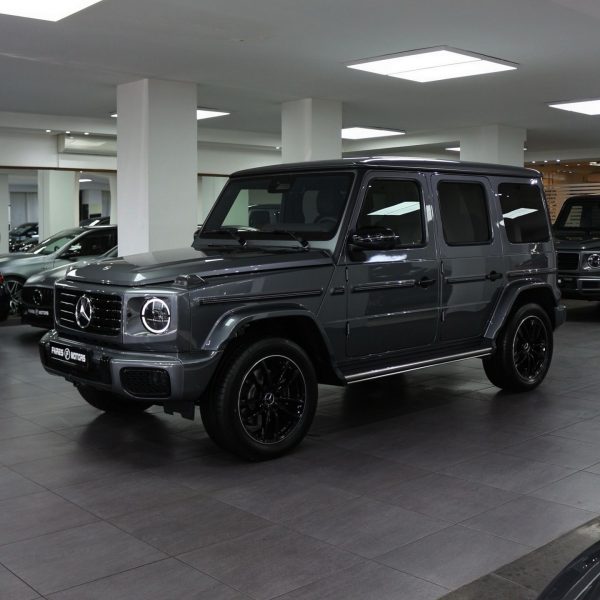 2025 Mercedes-Benz G500 - Image 2