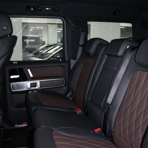 2025 Mercedes-Benz G500 - Image 8