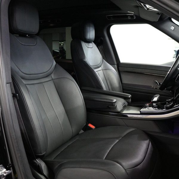 2023 Range Rover Sport P400 SE Dynamic - Image 10
