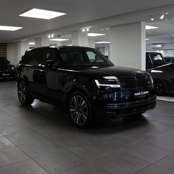 2025 Range Rover Vogue P460 - Image 2