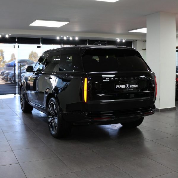 2025 Range Rover Vogue P460 - Image 4