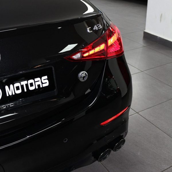 2023 Mercedes-Benz C43 AMG - Image 9