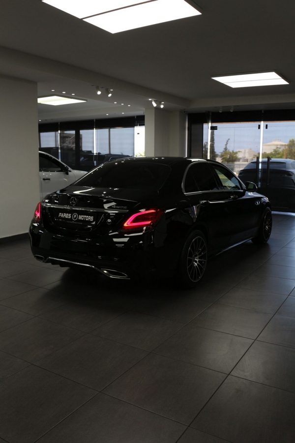 2019 Mercedes-Benz C300 4MATIC - Image 3