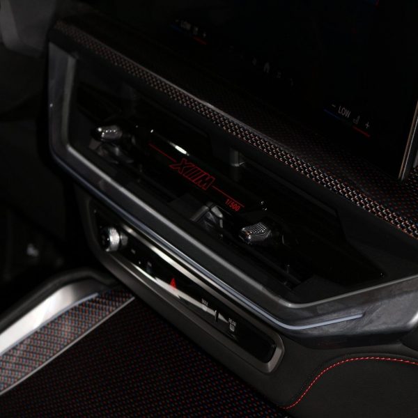 2024 BMW XM - Image 8