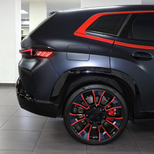 2024 BMW XM - Image 11