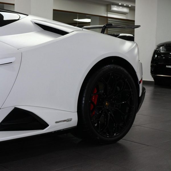 2022 Lamborghini EVO Spyder - Image 6