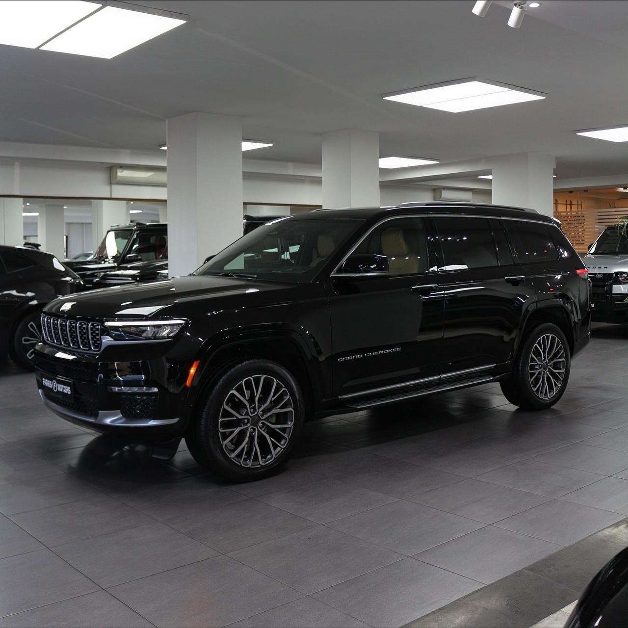 2022 Jeep Cherokee Summit L 4x4 - Image 2