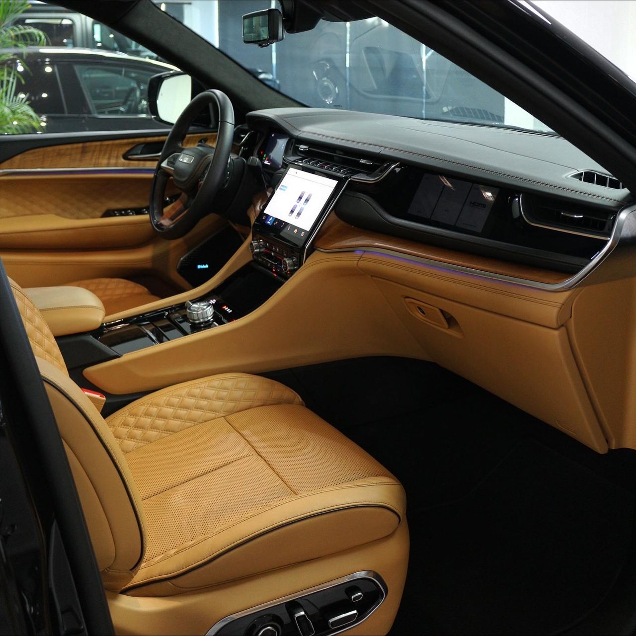 2022 Jeep Cherokee Summit L 4x4 - Image 12