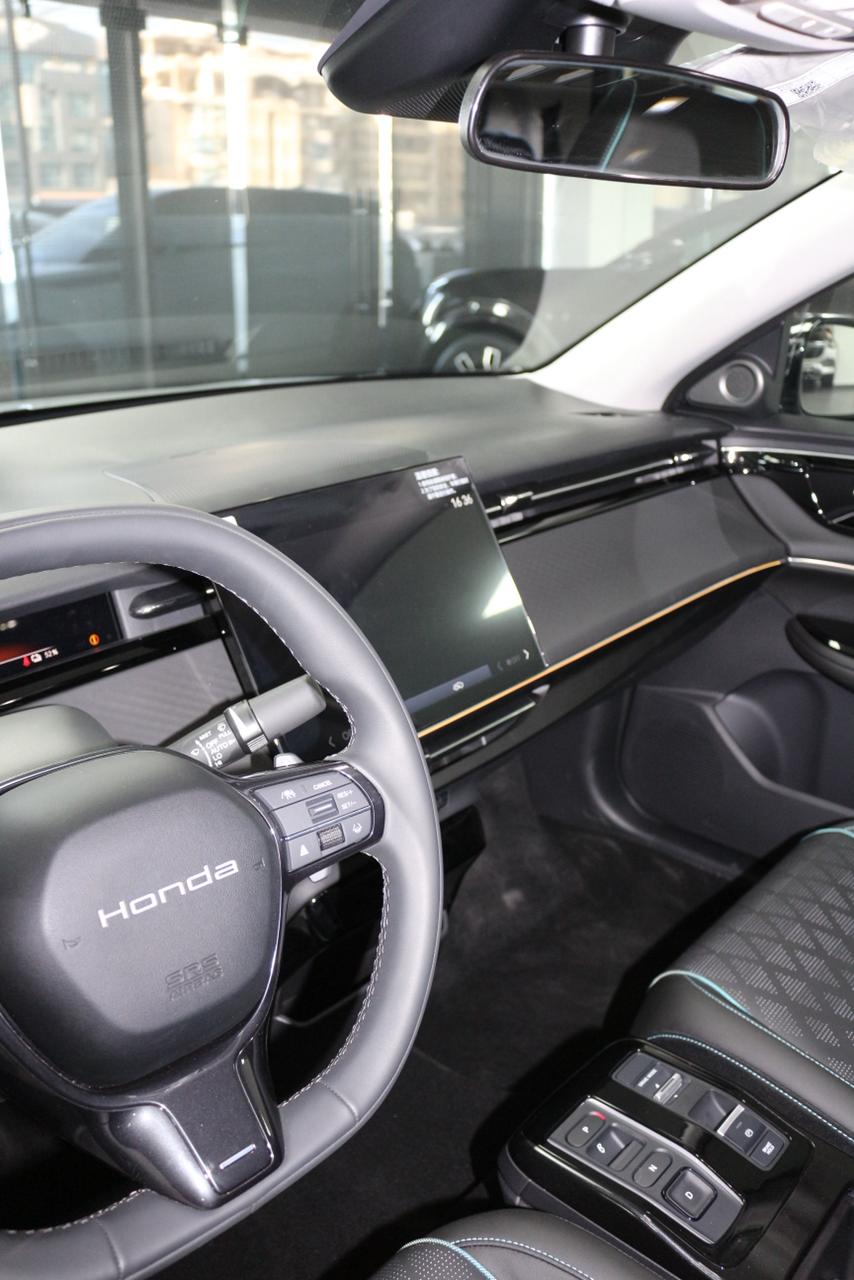 2025 Honda e:NP2 - Image 5