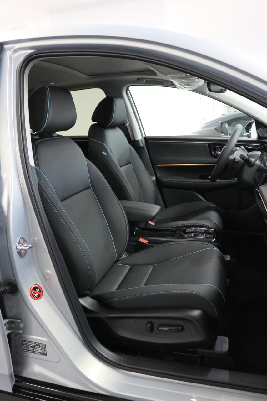 2025 Honda e:NP2 - Image 9