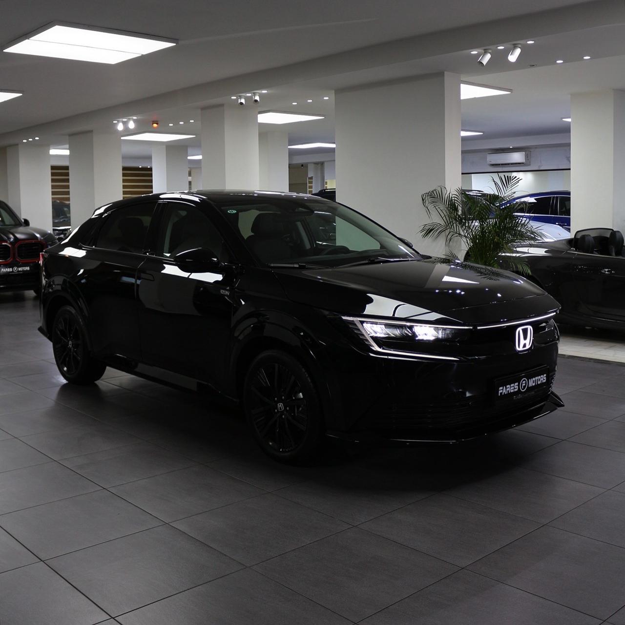 2025 Honda e:NP2 - Image 2