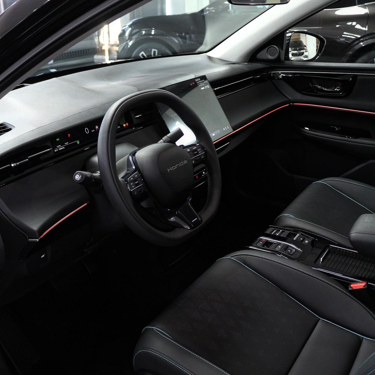 2025 Honda e:NP2 - Image 9