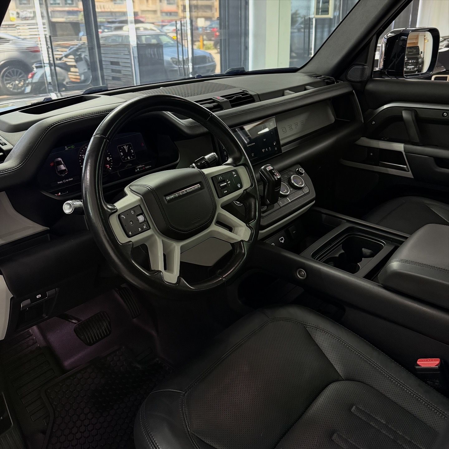 2020 Land Rover Defender P400 - Image 6